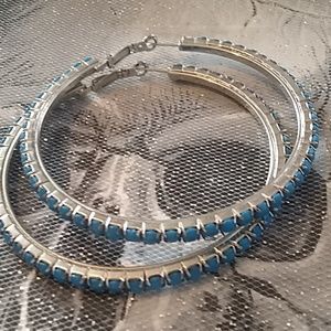 NWT Thrash blue stones in silver hoop earrings